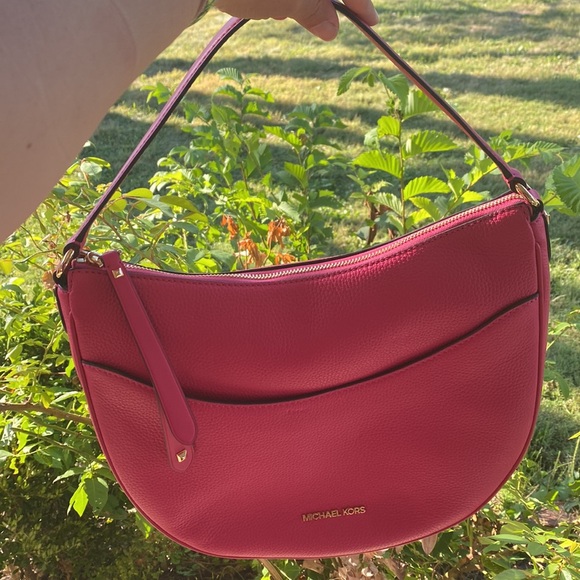 NWT MIchael Kors Dover Large Half Moon Shoulder Bag Hobo Electric Pink Leather - Picture 4 of 16